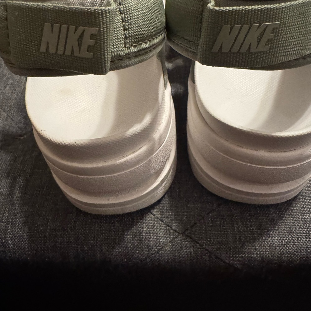 Stylish Green Strappy Sandals Nike Icon - Picture 4 of 9